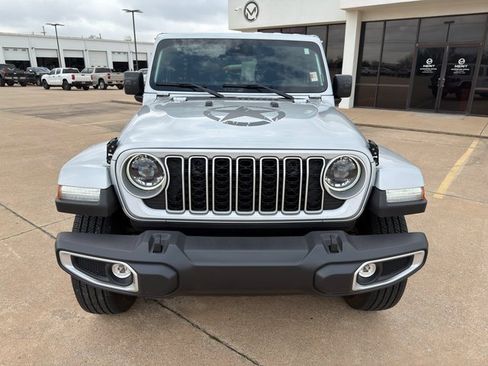 Used 2024 Jeep Wrangler Sahara image 5