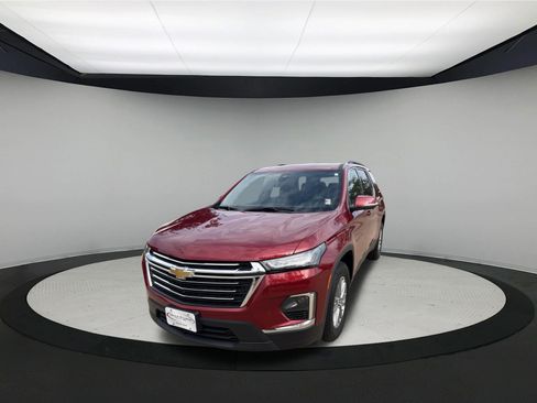 Used 2023 Chevrolet Traverse LT w/ Rear Camera Mirror Package AWD/4WD image 3