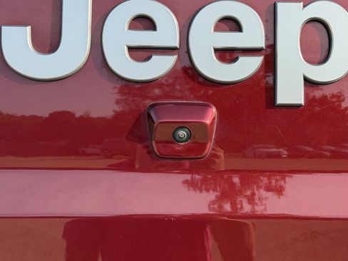 Used 2021 Jeep Gladiator Overland w/ Popular Equipment Package AWD/4WD image 9