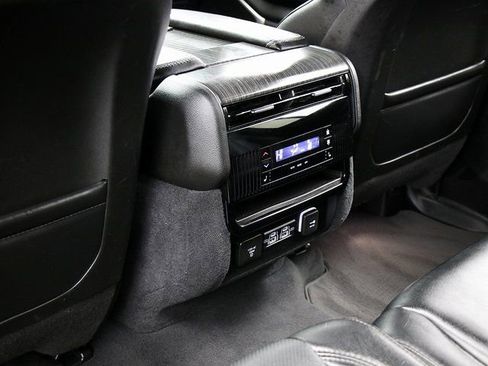 Used 2023 Jeep Wagoneer L Series III w/ Preferred Equipment Group image 14