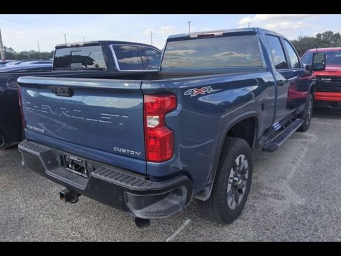 Used 2024 Chevrolet Silverado 2500 Custom w/ Custom Value Package image 4