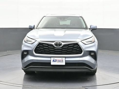 Used 2021 Toyota Highlander XLE FWD image 20
