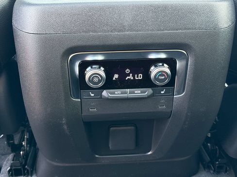 New 2026 GMC Yukon Denali w/ Sun & Power Step Package AWD/4WD image 29