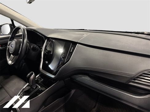 Used 2020 Subaru Outback Premium image 31
