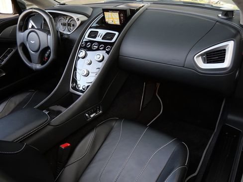 Used 2014 Aston Martin Vanquish Volante image 31