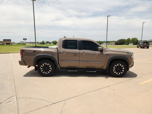 Used 2022 Nissan Frontier Pro-X RWD image 7