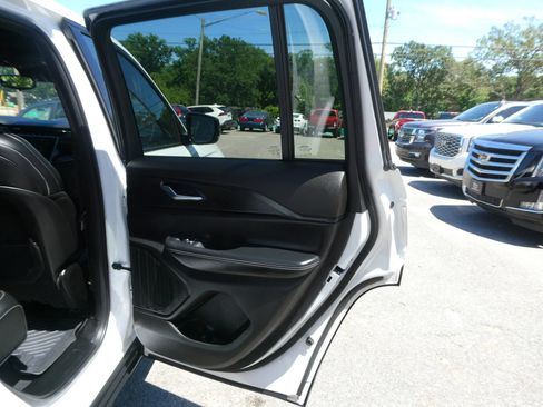 Used 2023 Jeep Grand Cherokee Altitude AWD/4WD image 28
