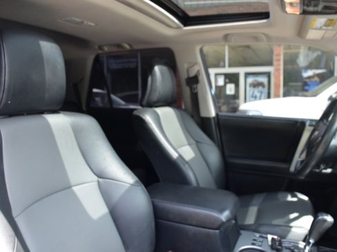 Used 2021 Toyota 4Runner SR5 Premium w/ Moonroof Package AWD/4WD image 36