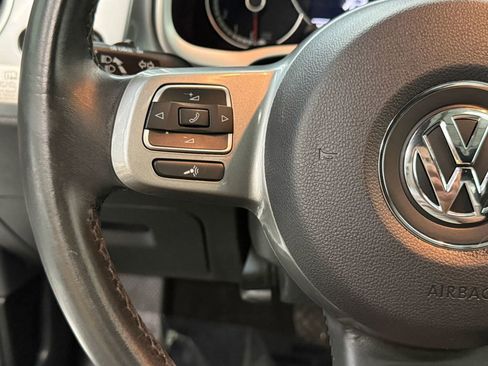 Used 2014 Volkswagen Beetle TDI FWD image 25