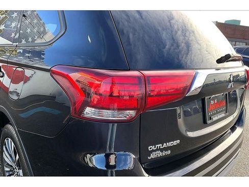 Used 2020 Mitsubishi Outlander ES image 33