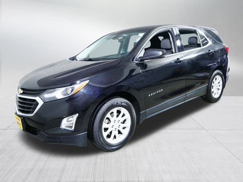 Used 2018 Chevrolet Equinox LT w/ LPO, Protection Package FWD image 3
