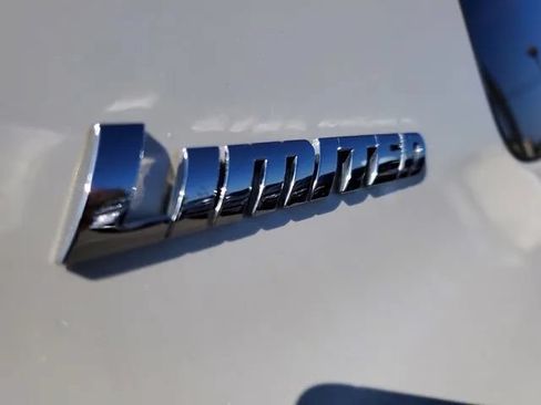Used 2014 Toyota 4Runner Limited AWD/4WD image 10