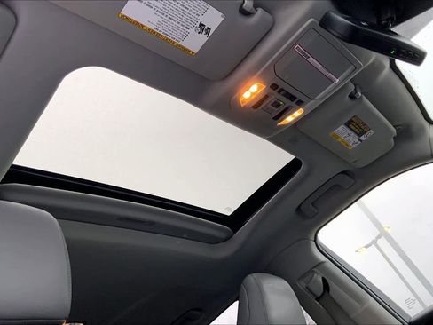 Used 2022 Toyota Highlander Limited image 13