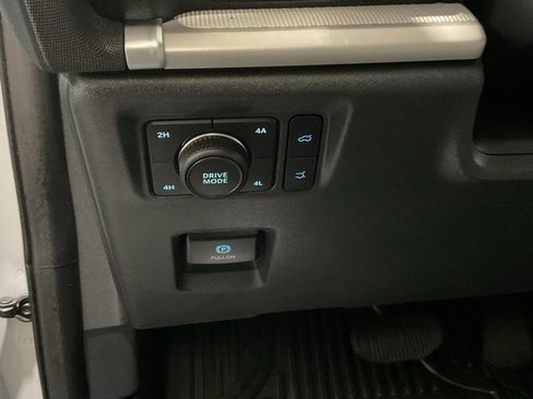 Used 2025 Ford Expedition Active image 8