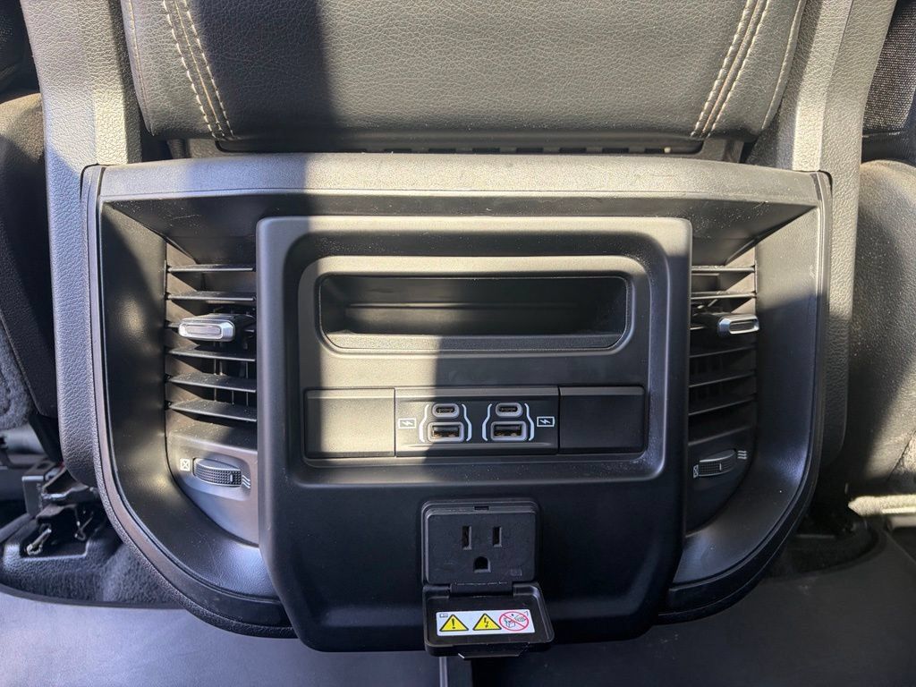 Used 2022 RAM 1500 Big Horn AWD/4WD image 30