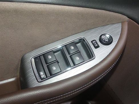 Used 2015 Chevrolet Impala LT w/ Convenience Package FWD image 20
