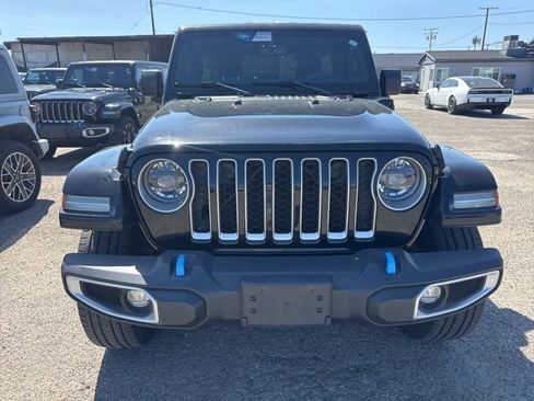 Used 2023 Jeep Wrangler Unlimited Sahara w/ Cold Weather Group AWD/4WD image 2