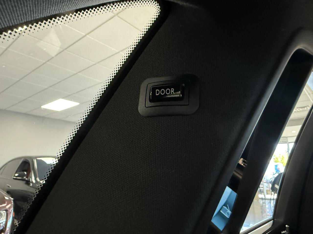 Used 2016 Rolls-Royce Ghost RWD image 32