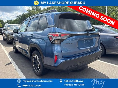 Used 2025 Subaru Forester Premium AWD/4WD image 4