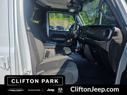 Used 2022 Jeep Wrangler Unlimited Sport AWD/4WD image 13