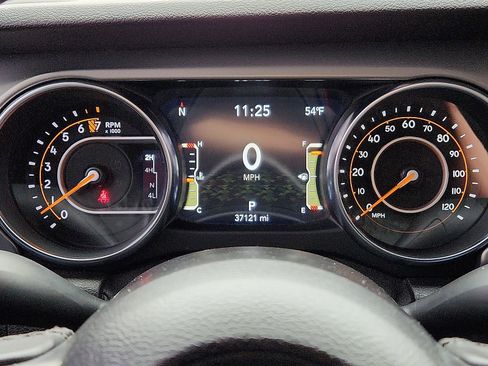 Used 2021 Jeep Gladiator Willys image 23