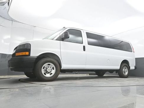 Used 2024 Chevrolet Express 3500 LS RWD image 39