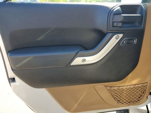 Used 2011 Jeep Wrangler Unlimited Sahara w/ Dual Top Group AWD/4WD image 17