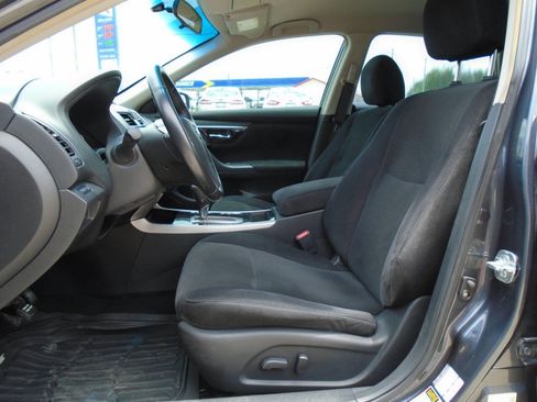 Used 2013 Nissan Altima 2.5 SV FWD image 9