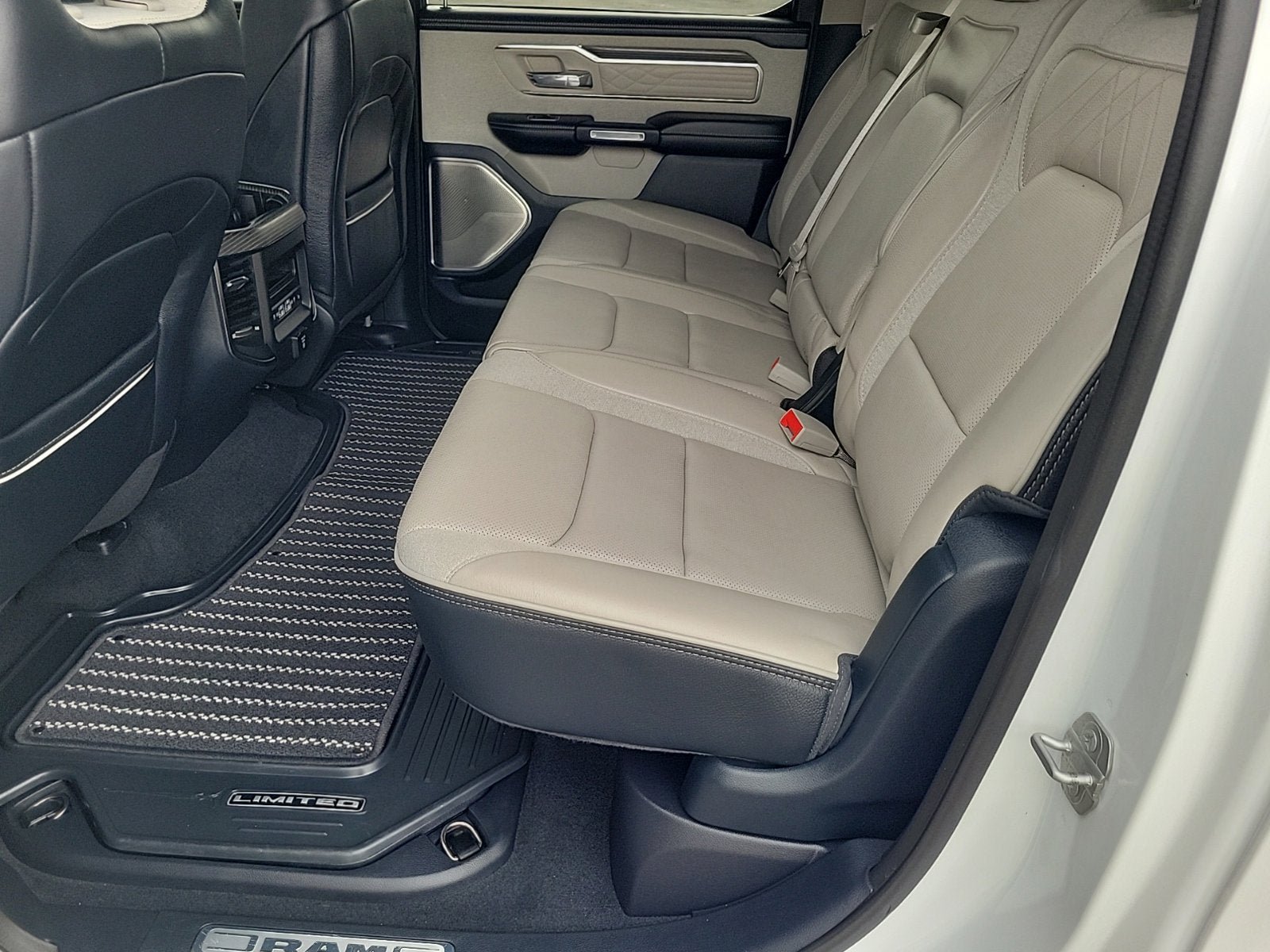 Used 2022 RAM 1500 Limited RWD image 17
