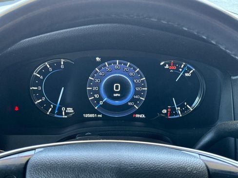 Used 2017 Cadillac Escalade Premium Luxury AWD/4WD image 22