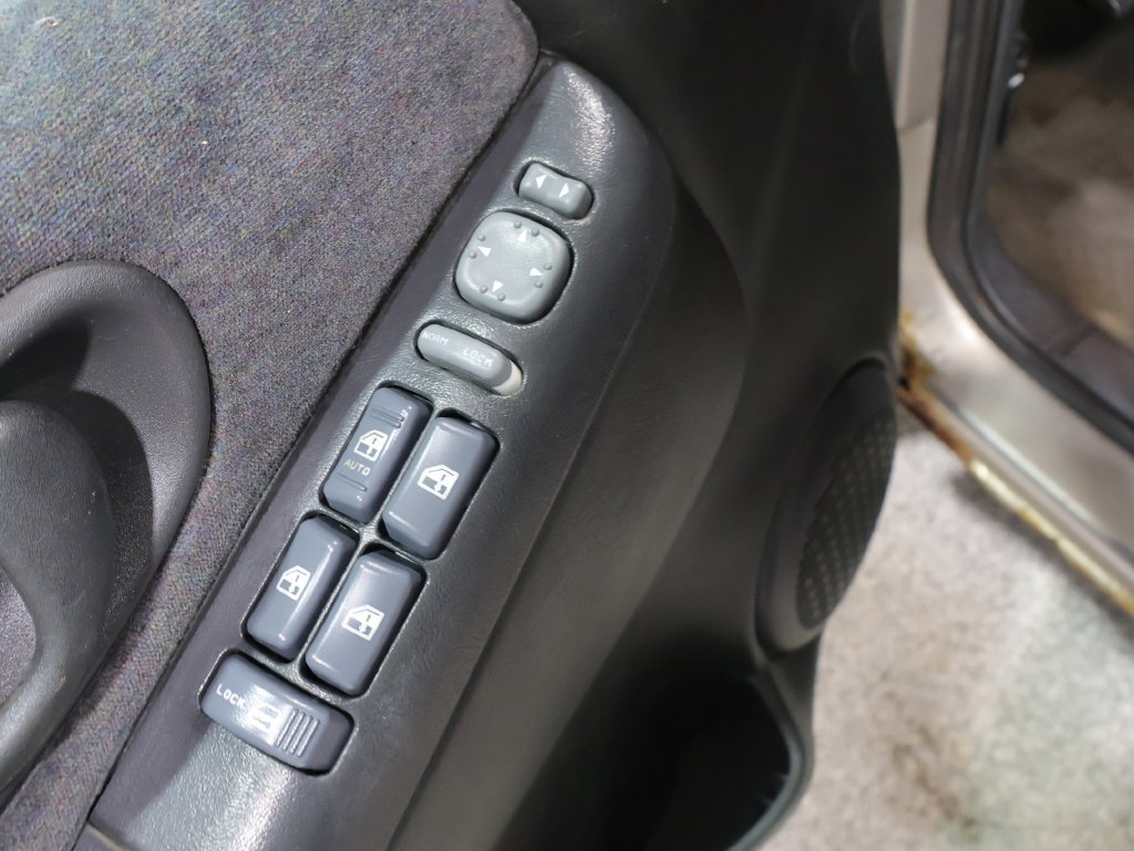Used 1998 Chevrolet Blazer LS w/ Preferred Equipment Group RWD image 7