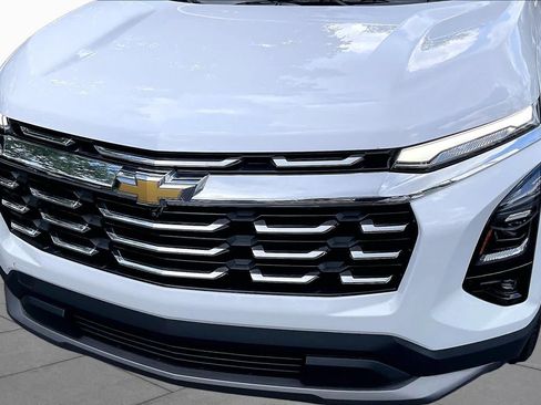 Used 2025 Chevrolet Equinox LT w/ Convenience Package II FWD image 29