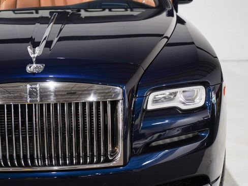 Used 2017 Rolls-Royce Dawn image 28