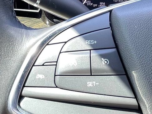Used 2019 Cadillac XT5 FWD image 19