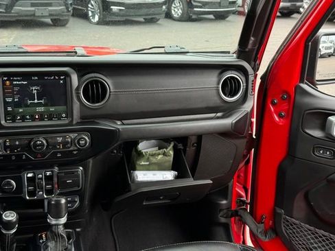 Used 2021 Jeep Wrangler Unlimited Sahara w/ Uconnect 4C Nav & Sound Group AWD/4WD image 35