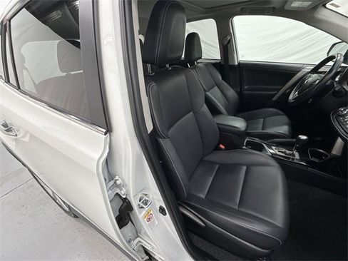 Used 2018 Toyota RAV4 Limited image 26
