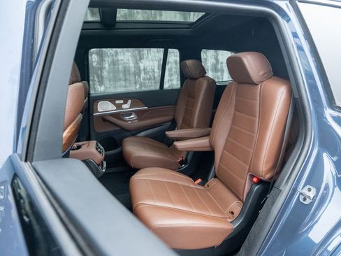 Used 2024 Mercedes-Benz GLS 450 4MATIC image 35