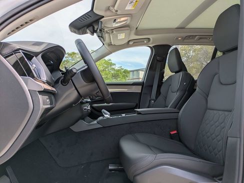 New 2026 Volvo XC90 B5 Plus AWD/4WD image 3