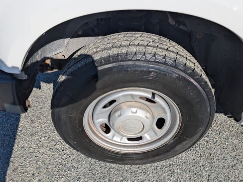 Used 2010 Ford F250 XLT image 12