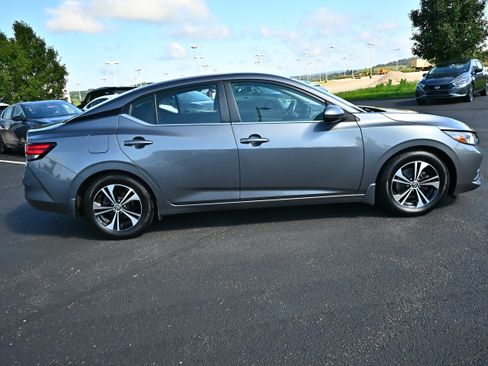 Used 2022 Nissan Sentra SV FWD image 5