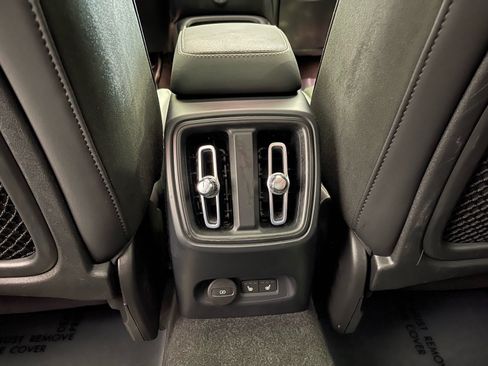 Used 2023 Volvo XC40 Recharge Ultimate AWD/4WD image 30