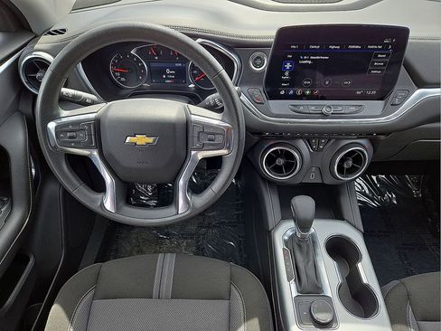Used 2025 Chevrolet Blazer LT image 17