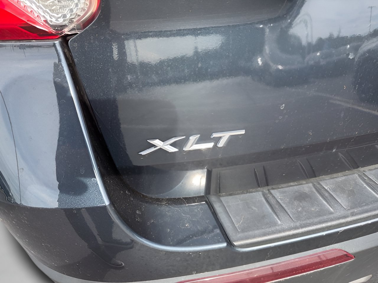 Used 2022 Ford Explorer XLT w/ Equipment Group 202A AWD/4WD image 13