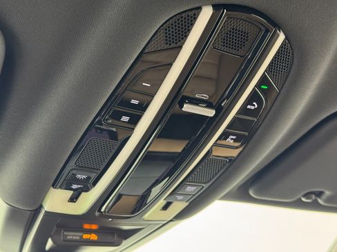 Used 2021 Porsche Cayenne Coupe image 34