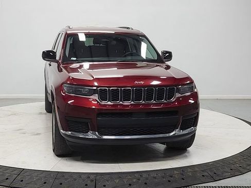 Used 2023 Jeep Grand Cherokee L Laredo AWD/4WD image 2