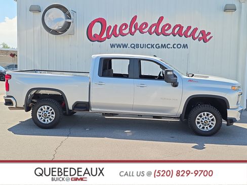 Used 2020 Chevrolet Silverado 2500 LT w/ Advanced Trailering Package AWD/4WD image 8
