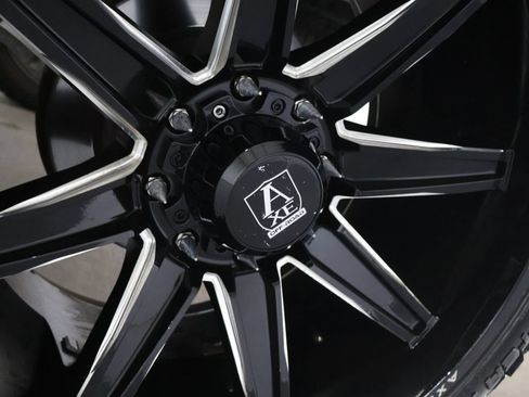 Used 2020 Chevrolet Silverado 2500 LTZ w/ LTZ Premium Package AWD/4WD image 32