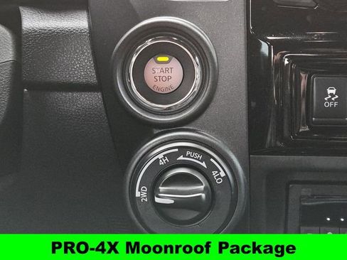 Used 2023 Nissan Titan PRO-4X w/ Pro-4x Convenience Package image 18