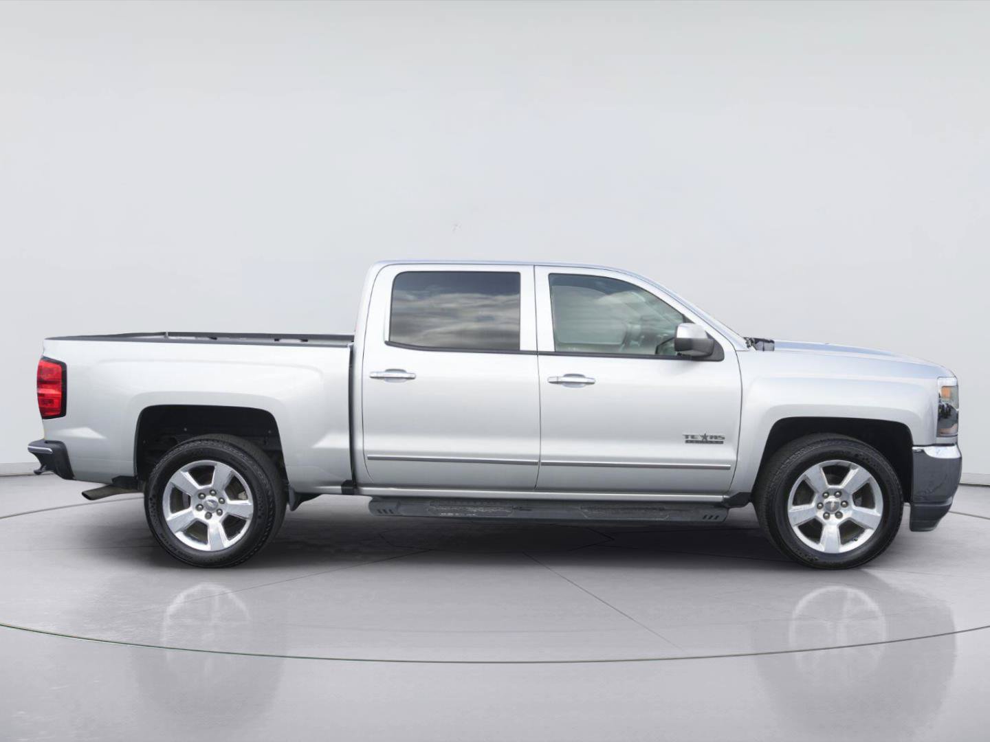 Used 2016 Chevrolet Silverado 1500 LT w/ Texas Edition RWD image 5