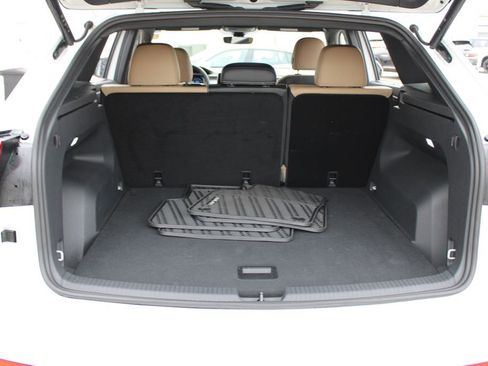 Certified 2024 Volkswagen Atlas Cross Sport SE image 27